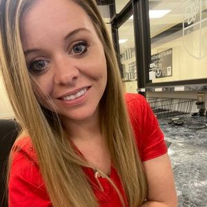 Meet your Posher, April